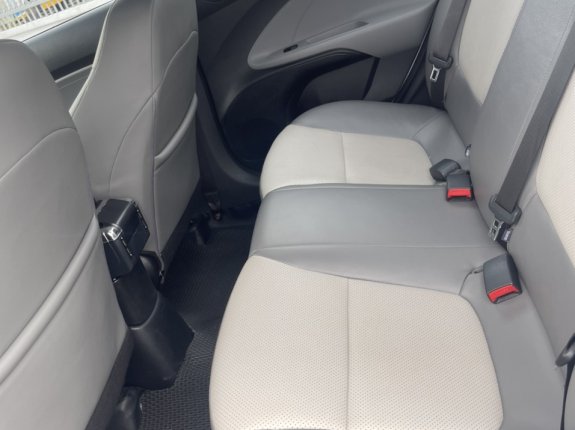 Kia Soluto AT Deluxe 2021 - Cần bán gấp xe màu trắng