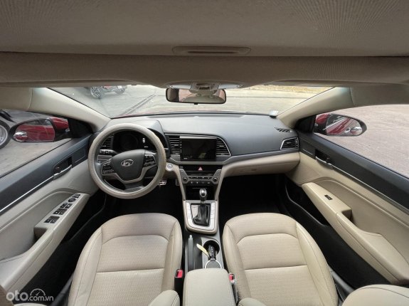 Hyundai Elantra 2018 - Cần bán gấp xe