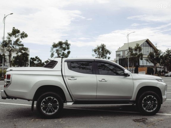 Mitsubishi Triton 2019 - Cần bán lại xe năm sản xuất 2019, màu bạc, 725tr