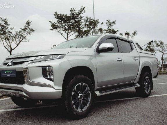 Mitsubishi Triton 2019 - Cần bán lại xe năm sản xuất 2019, màu bạc, 725tr