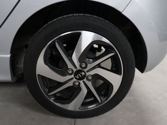 Kia Morning Si 1.25 AT 2019 - Màu bạc, giá 348tr