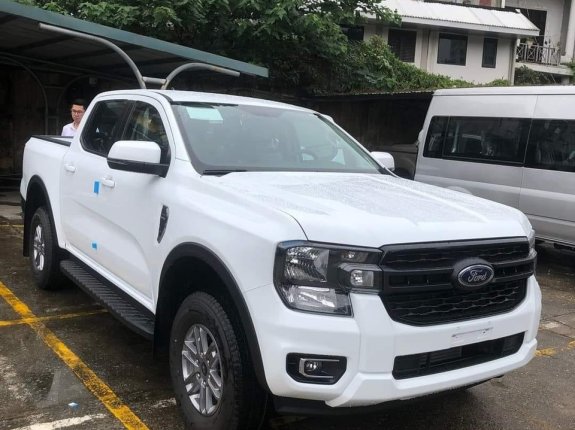 Xe màu trắng, giá cực tốt