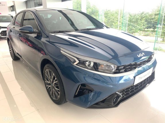 Sẵn xe giao ngay, giá từ 639tr