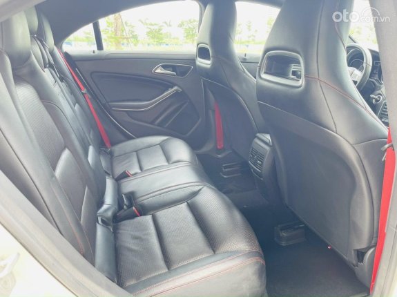 Mercedes-Benz AMG CLA 45 2014 - Màu trắng, nội thất đen