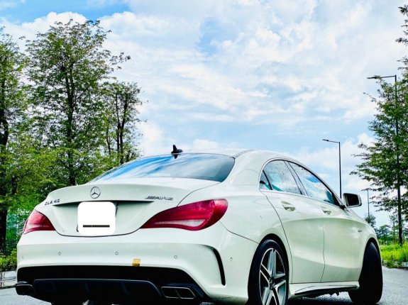 Mercedes-Benz AMG CLA 45 2014 - Màu trắng, nội thất đen