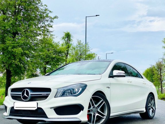 Mercedes-Benz AMG CLA 45 2014 - Màu trắng, nội thất đen