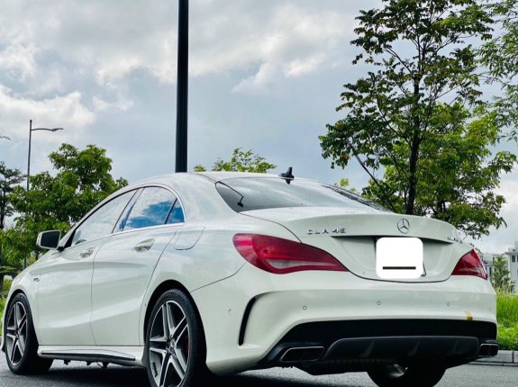 Mercedes-Benz AMG CLA 45 2014 - Màu trắng, nội thất đen