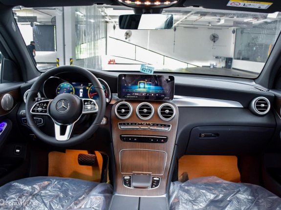 Mercedes-Benz GLC 200 4Matic 2023 - Vay 80% lãi suất 0.625/tháng cố định suốt thời gian vay