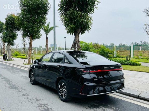 Bán xe giao ngay, trả trước 153 triệu