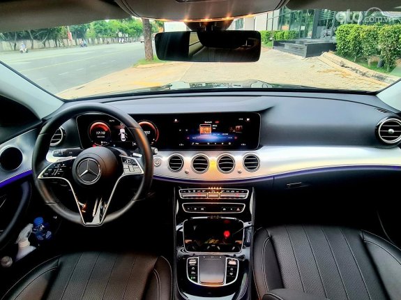 Mercedes-Benz E180 2022 - XE TRƯNG BÀY - MỚI ZIN 100%