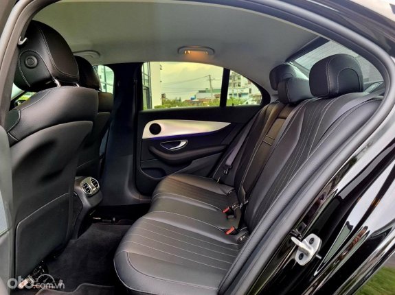 Mercedes-Benz E180 2022 - XE TRƯNG BÀY - MỚI ZIN 100%