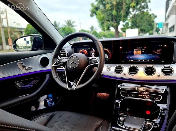 Mercedes-Benz E180 2022 - XE TRƯNG BÀY - MỚI ZIN 100%