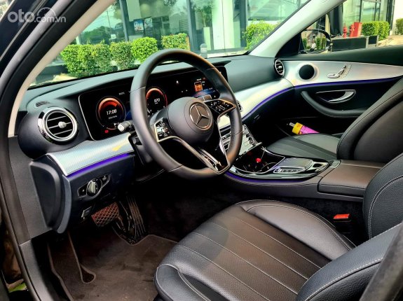 Mercedes-Benz E180 2022 - XE TRƯNG BÀY - MỚI ZIN 100%