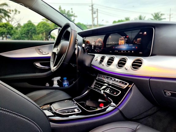 Mercedes-Benz E180 2022 - XE TRƯNG BÀY - MỚI ZIN 100%