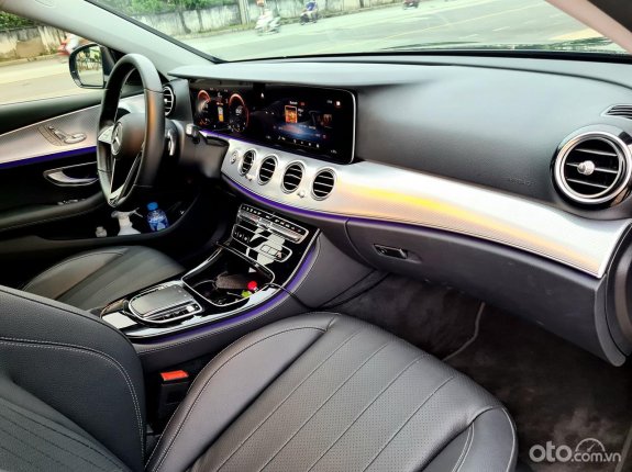 Mercedes-Benz E180 2022 - XE TRƯNG BÀY - MỚI ZIN 100%