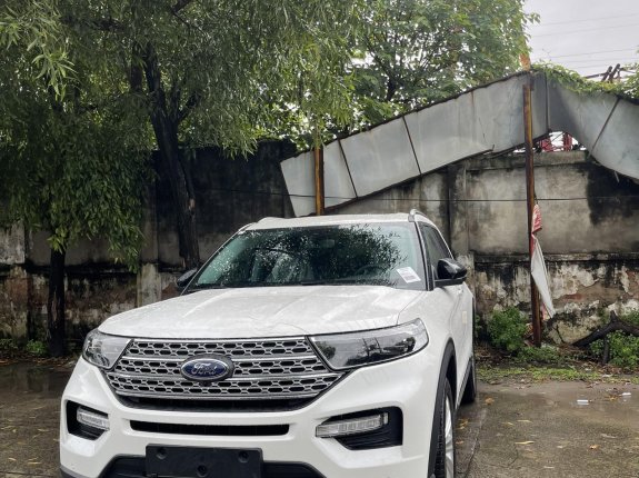 Đẳng cấp thượng lưu - Xe màu trắng