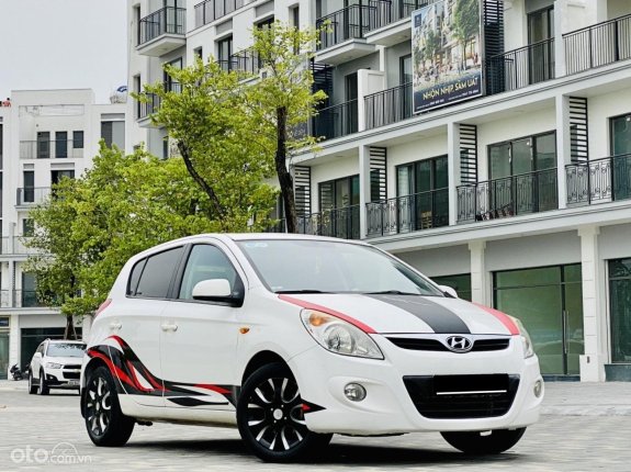 Xe màu bạc, nhập khẩu chính chủ