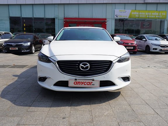 Mazda 6 2.0 AT 2018 - Xe màu trắng
