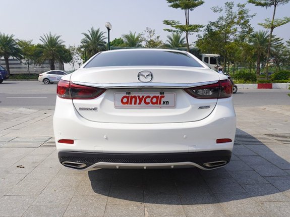 Mazda 6 2.0 AT 2018 - Xe màu trắng