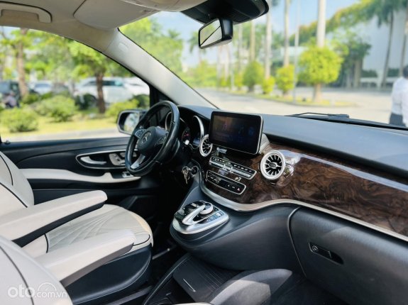 Mercedes-Benz V250 AMG 2016 - Cần bán gấp giá rất linh động