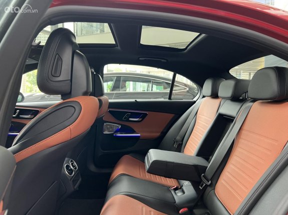 Mercedes-Benz C300 AMG 2023 - Ưu đãi hấp dẫn  
