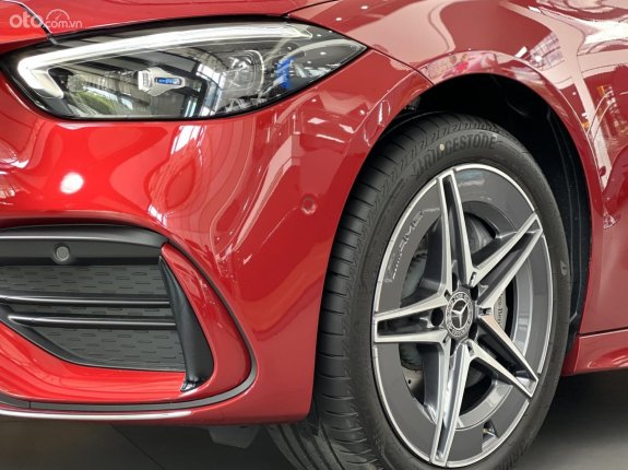 Mercedes-Benz C300 AMG 2023 - Ưu đãi hấp dẫn  