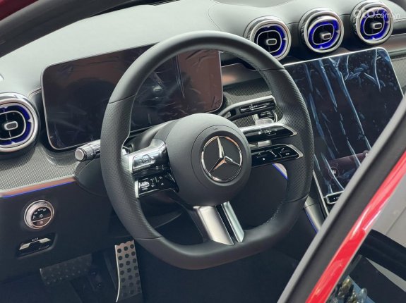 Mercedes-Benz C300 AMG 2023 - Ưu đãi hấp dẫn  