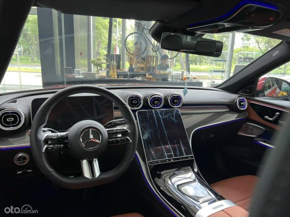 Mercedes-Benz C300 AMG 2023 - Ưu đãi hấp dẫn  