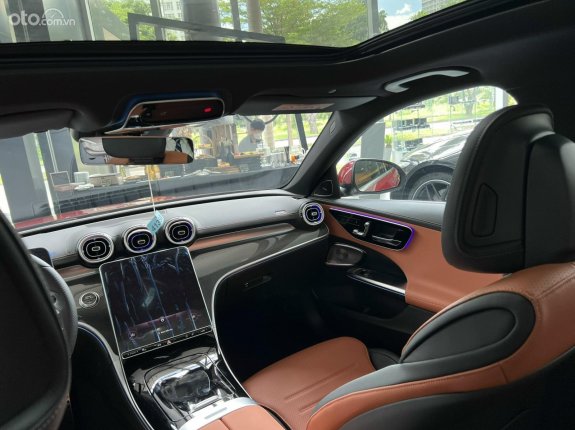 Mercedes-Benz C300 AMG 2023 - Ưu đãi hấp dẫn  