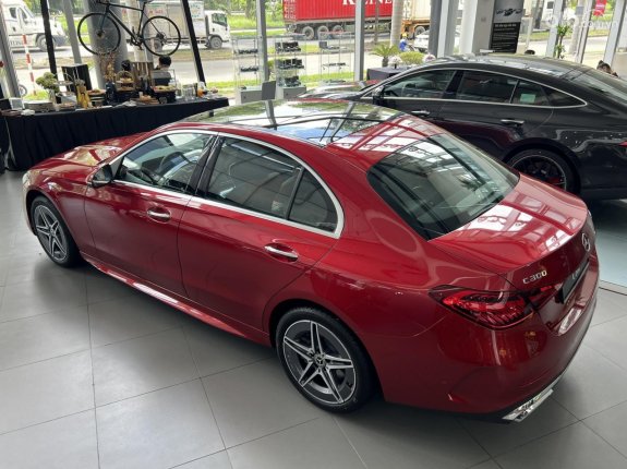 Mercedes-Benz C300 AMG 2023 - Ưu đãi hấp dẫn  