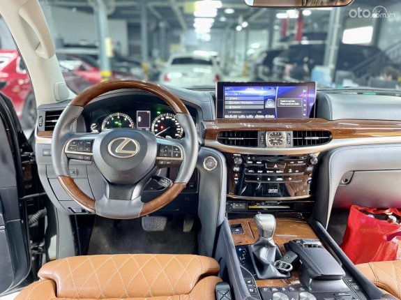 Lexus LX 570 MBS 2016 - Màu đen - Biển số Hà Nội