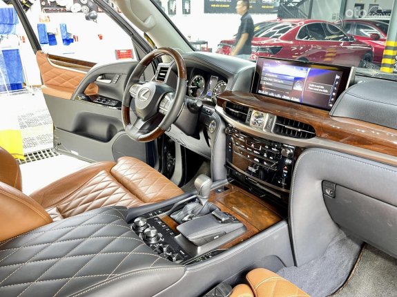 Lexus LX 570 MBS 2016 - Màu đen - Biển số Hà Nội