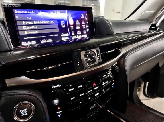 Lexus LX 570 Super Sport 2016 - Xe biển Hà Nội, còn rất mới và đẹp