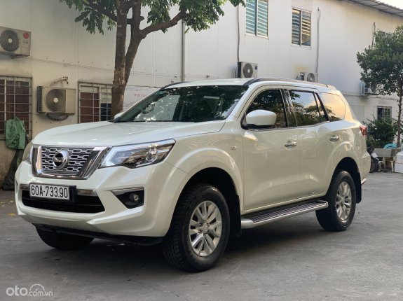 Số sàn, 1 đời chủ xe đi rất kỹ, còn bảo hành hãng