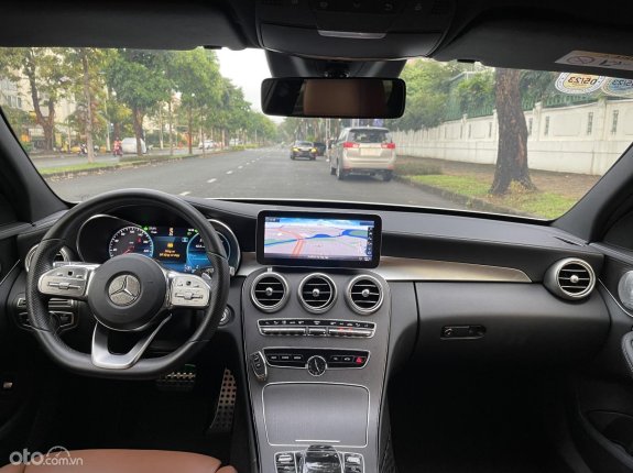 Mercedes-Benz C300 AMG 2019 - Model 2020 biển Sài Gòn - 1 chủ từ đầu