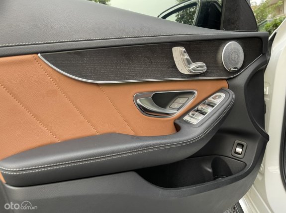 Mercedes-Benz C300 AMG 2019 - Model 2020 biển Sài Gòn - 1 chủ từ đầu