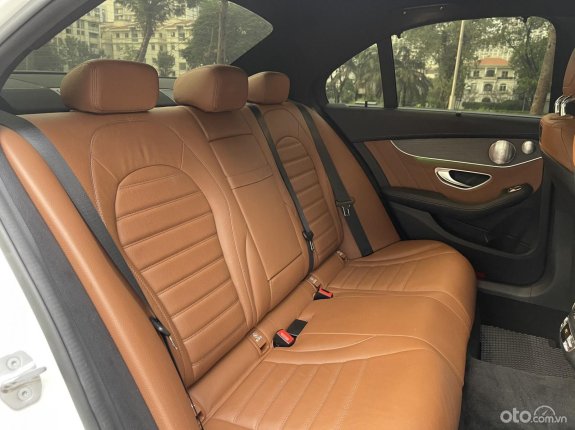 Mercedes-Benz C300 AMG 2019 - Model 2020 biển Sài Gòn - 1 chủ từ đầu