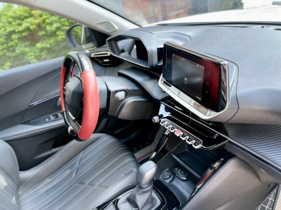Peugeot 2008 GT Line 2021 - Xe màu trắng, tư nhân chính chủ