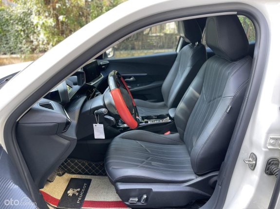 Peugeot 2008 GT Line 2021 - Xe màu trắng, tư nhân chính chủ