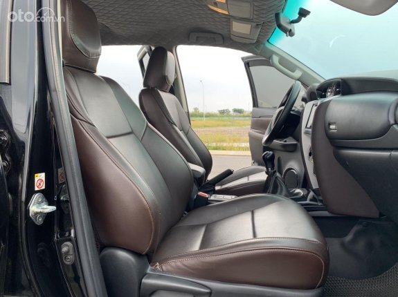 Toyota Fortuner 2.4 MT 4x2 2019 - Máy dầu, nhập khẩu cực mới