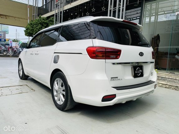 Kia Sedona 2018 - Giá cực tốt, xe máy dầu, odo chuẩn bao test