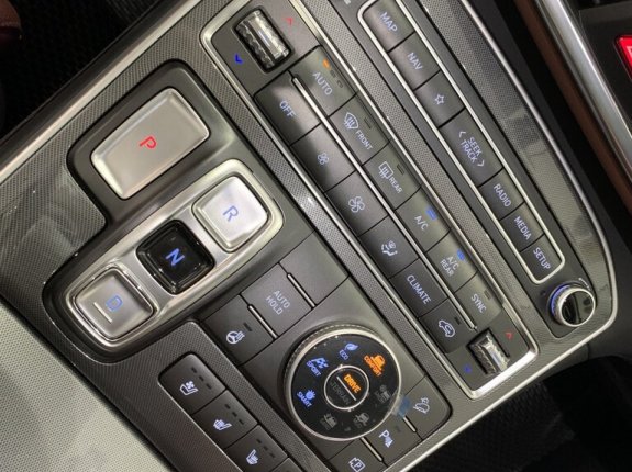 Hyundai Santa Fe 2.2 Dầu Cao cấp 2021 - Máy dầu, odo 9.000km, chất xe mới đẹp