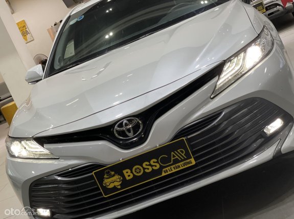 Toyota Camry 2.5Q 2020 - Nhập Thái, màu trắng
