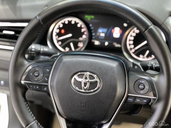 Toyota Camry 2.5Q 2020 - Nhập Thái, màu trắng