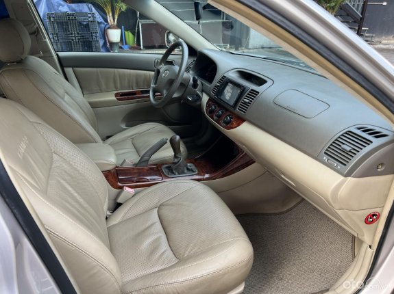 Toyota Camry 2.4G 2003 - Màu ghi hồng