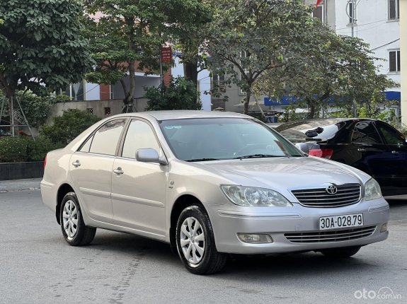Toyota Camry 2.4G 2003 - Màu ghi hồng
