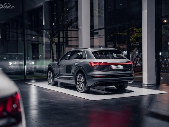 Audi e-tron 2022 - Mẫu xe điện đẳng cấp của Đức cạnh tranh với Tesla