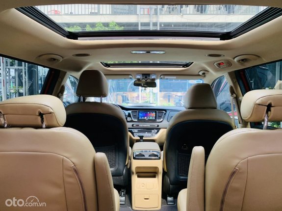 Kia Sedona 2019 - Cần bán xe biển thành phố, máy dầu. Xe rất mới