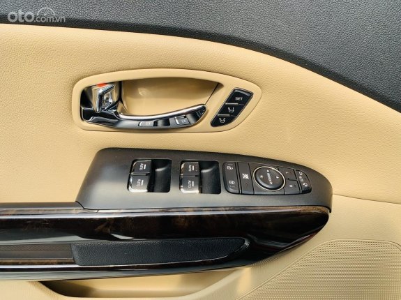Kia Sedona 2019 - Cần bán xe biển thành phố, máy dầu. Xe rất mới