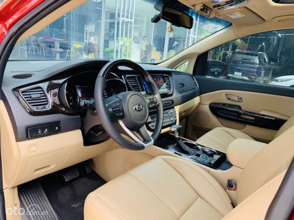 Kia Sedona 2019 - Cần bán xe biển thành phố, máy dầu. Xe rất mới